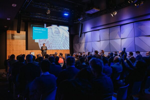 1675096041992 1675096041992