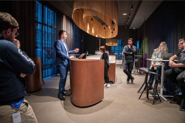 1675096044692 1675096044692