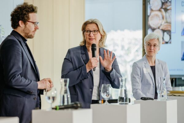 1681931946369 1681931946369