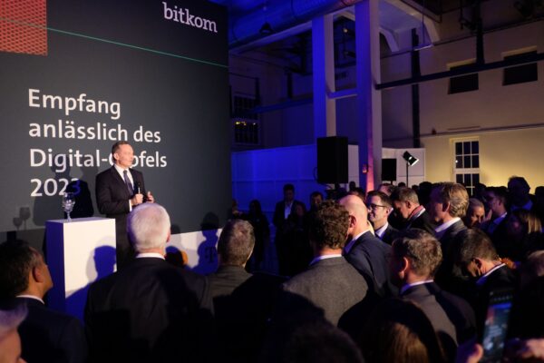 1700511382382 1700511382382