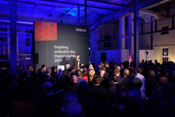 1700833203709 1700833203709